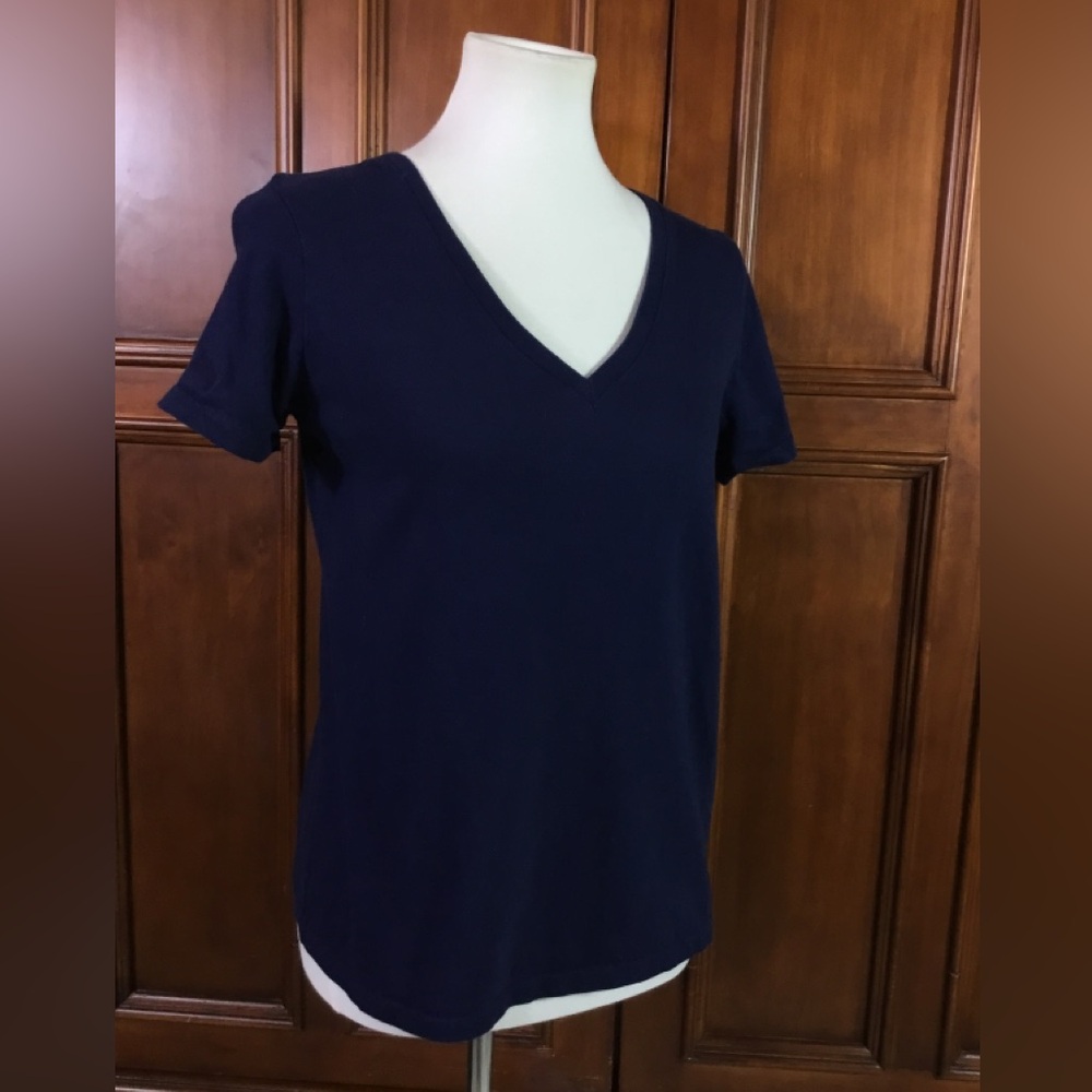 Hass Womens Navy blue V Neck Super Soft Loose Fit Size Medium Lknw Must Have Bea